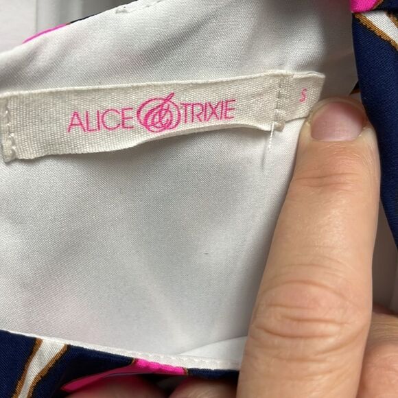Alice & Trixie Silk Halter‎ Top - Picture 2 of 4